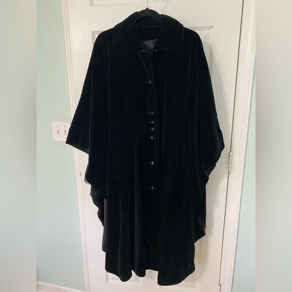 Incredible Domino New York Black Velvet Coat